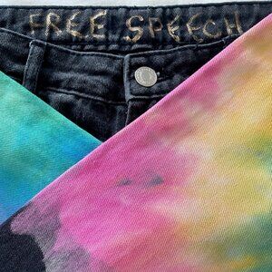 ✨ Split Spectrum Free Speech Jeanies – Size 30 ✨